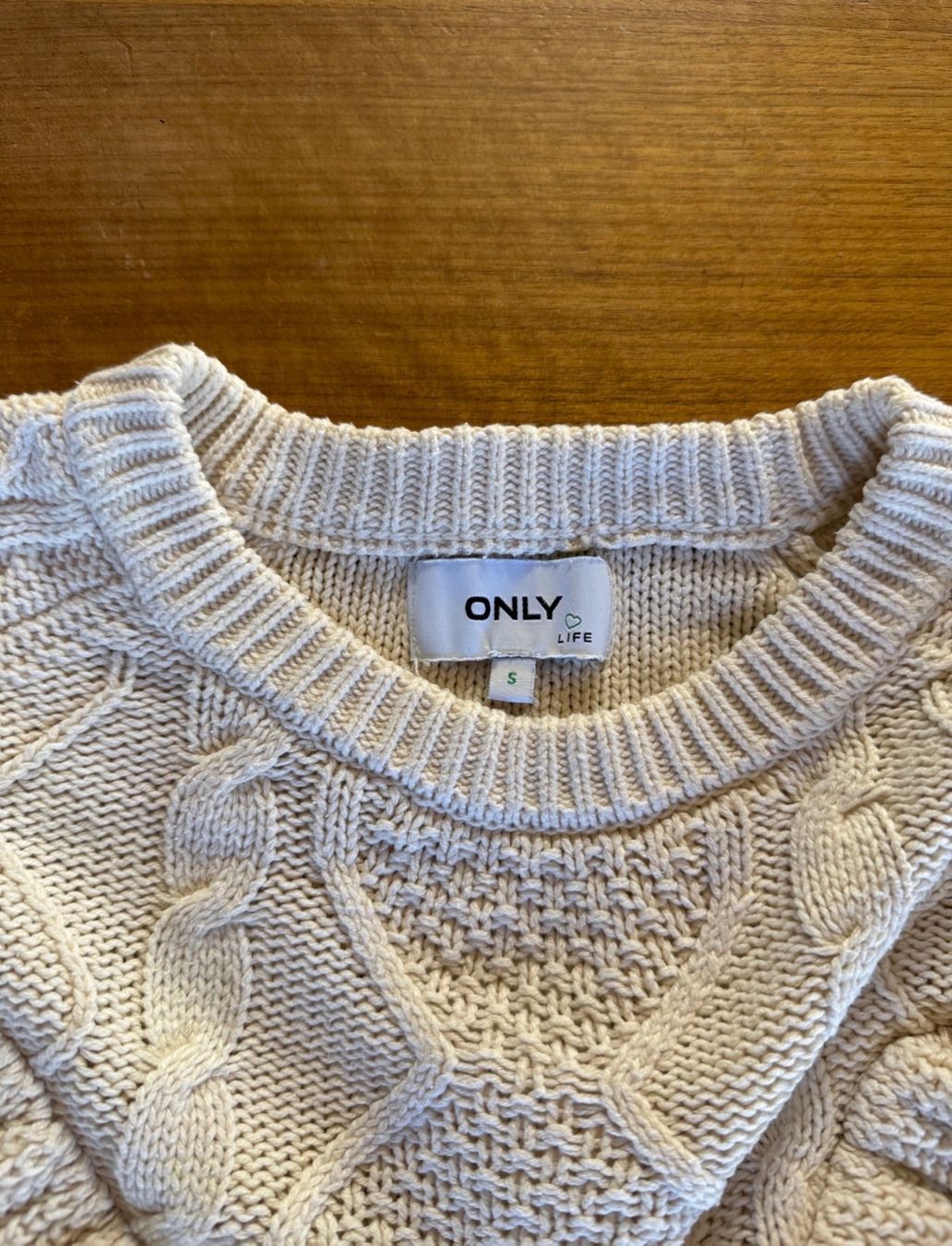 Only Pulls & Sweat-shirts: ONLY CREMEFARBENER STRICKPULLOVER – D'occasion à Raron par lia_secondhand 3