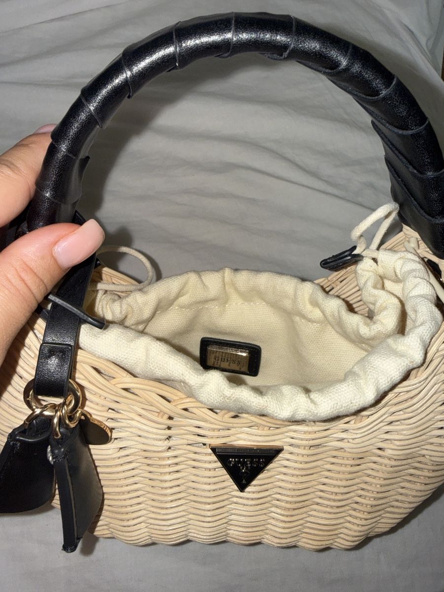 Guess Borse da donna: Guess SVEINEY Handtasche – Nuovo (secondo la descrizione) da Zürich venduto da Koller.S 1