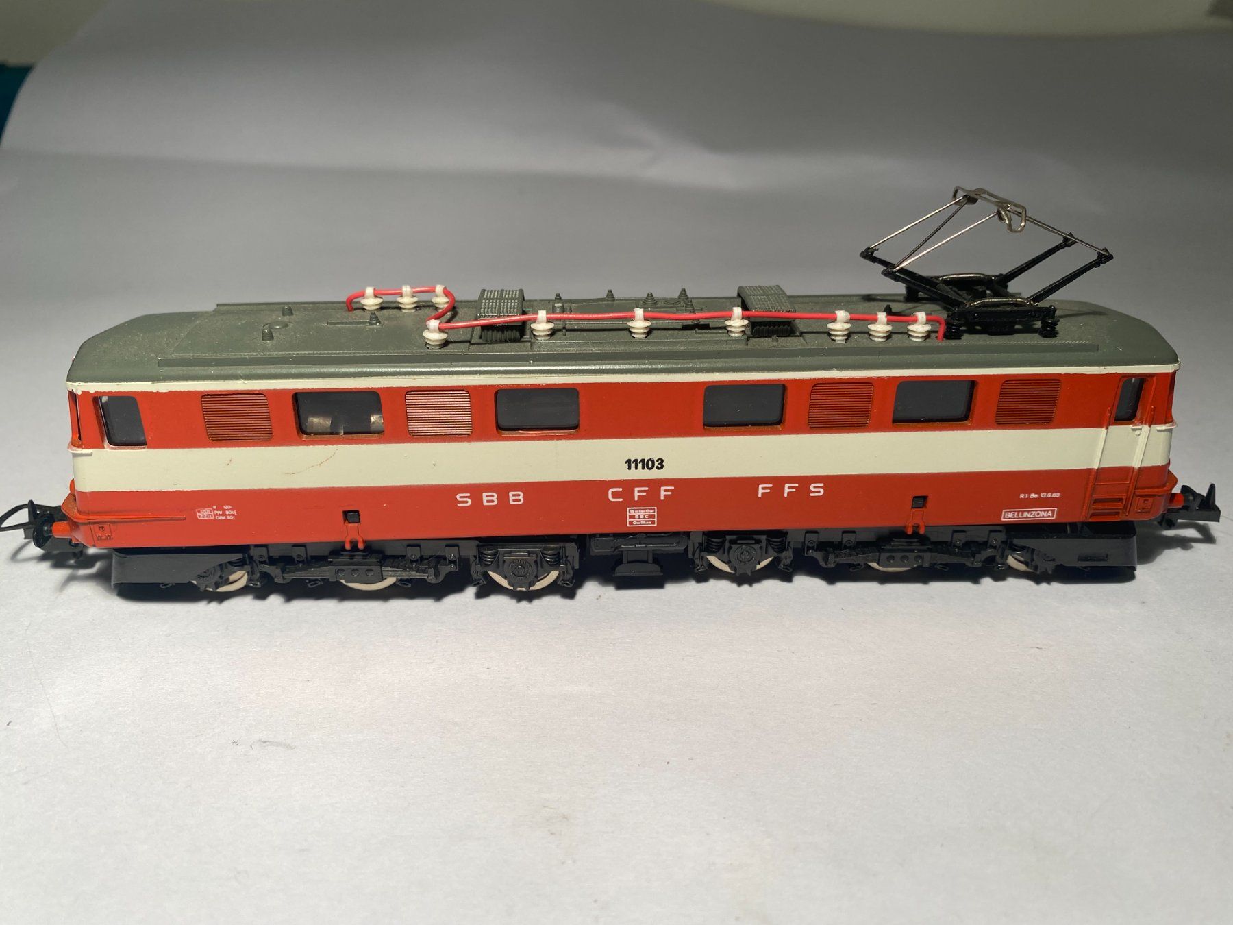 Lima Modellini di ferrovie: LIMA E-Lok Ae 6/6 SBB "Swiss Express", DC Analog – Usato da Buchrain venduto da Modellbahn11