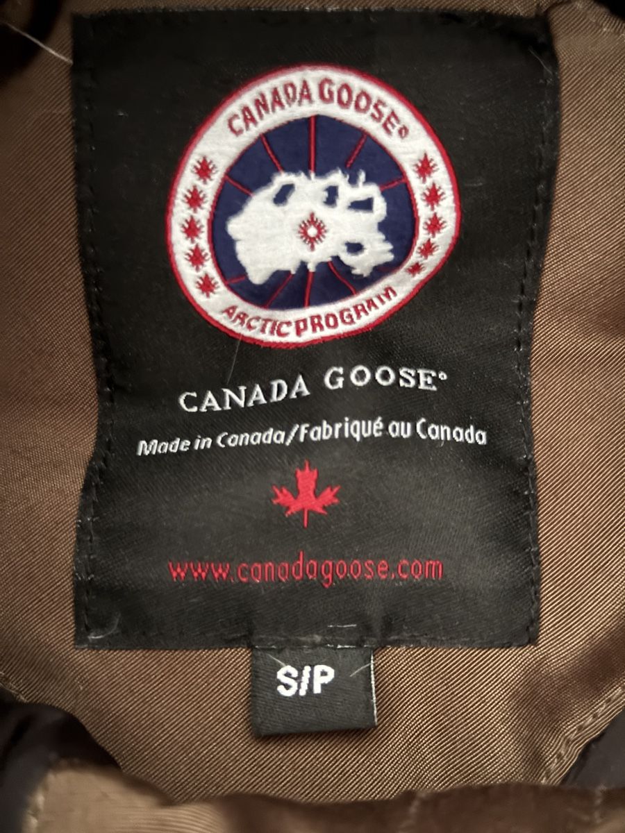 Canada Goose Giacche: 2 Canada Goose Jacken – Nuovo (secondo la descrizione) da Goldach venduto da igwhitestar 1
