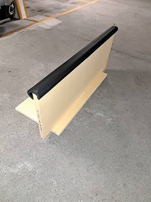 Accessori per altri veicoli: Rammschutz Auto Stellplatz, Garage, Türschutz – Usato da Samstagern venduto da Cobra-2030 4