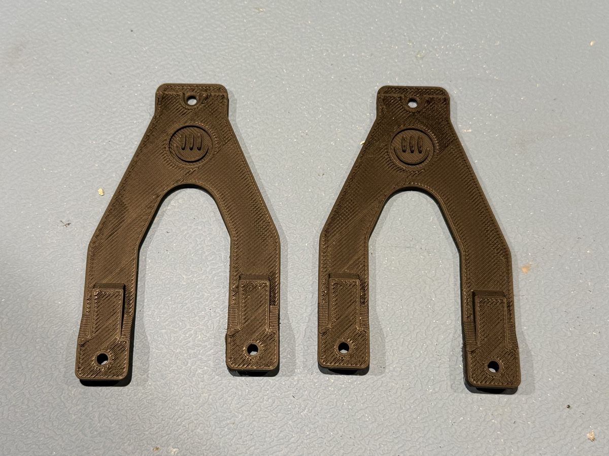 BMW Tutti pezzi di ricambio auto: Bmw E30 Ersatzlaschen Tacho – Nuovo (secondo la descrizione) da Dierikon venduto da E28_Freak