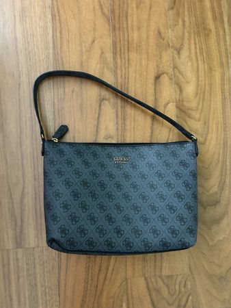 Guess Handtasche dunkelgrau mit Guess-Muster top Zustand