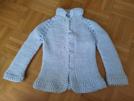 Gestrickte Kinderjacke Gr. 110 sehr guter Zustand!