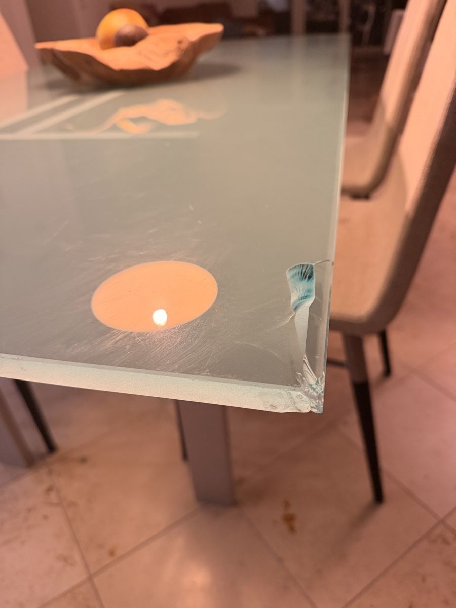 Tische: Designer Glastisch / Esstisch satiniert – Gebraucht aus Zürich von remarki 4