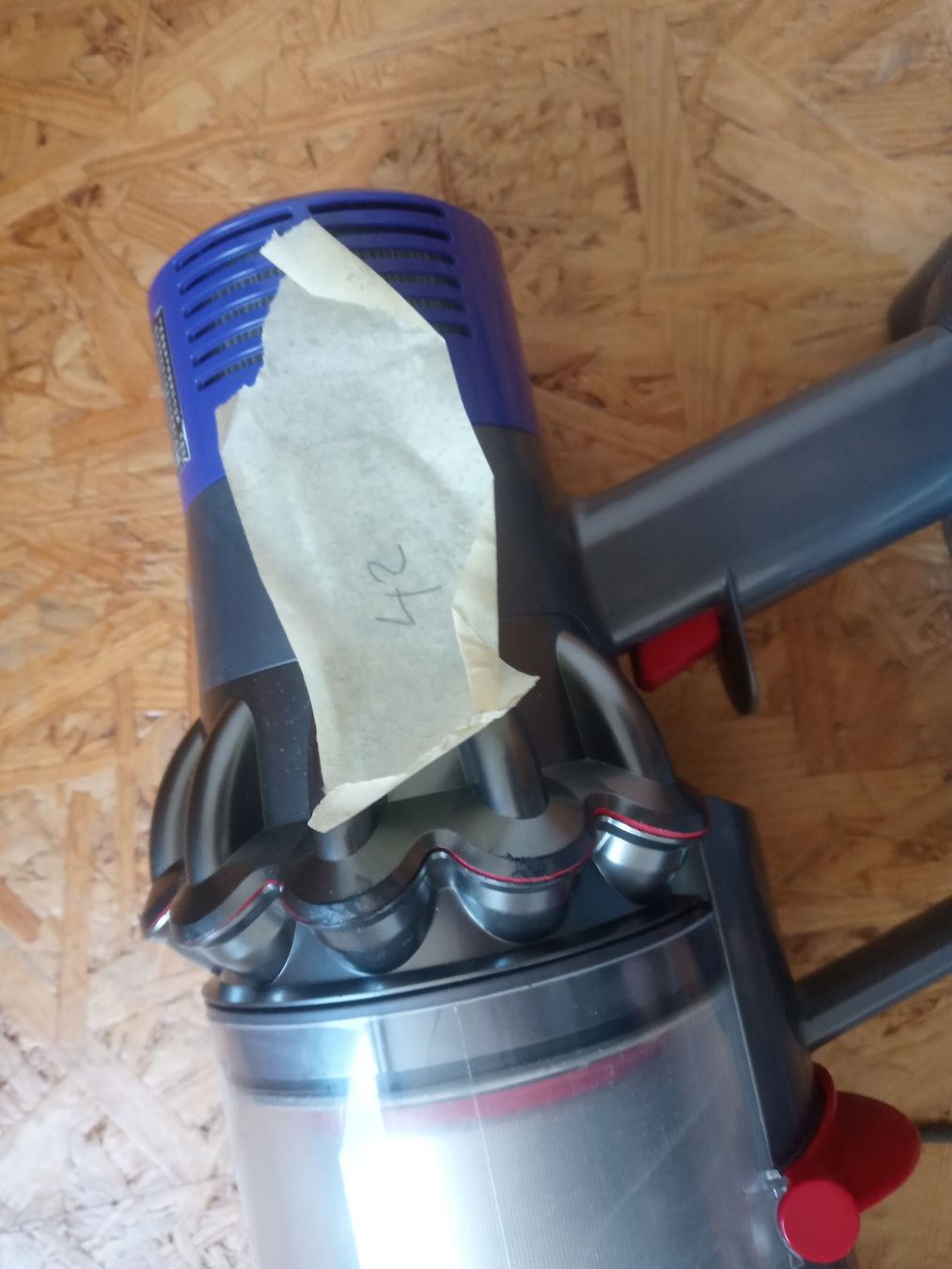Dyson Staubsauger & Zubehör: Dyson V10 Staubsauger – Gebraucht aus Prez-vers-Siviriez von Monija70 8