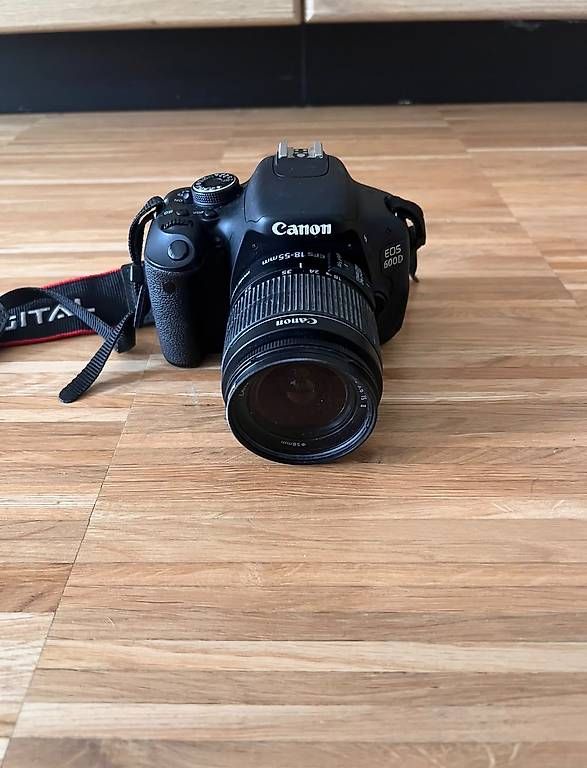 Fotocamera: Canon EOS 600D Spiegelreflexkamera – Usato da Kreuzlingen venduto da lar_r8nr 1