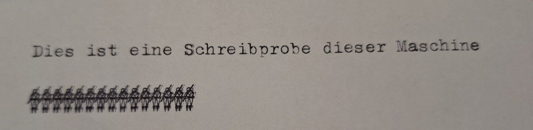 Macchine da scrivere: Schreibmaschine Torpedo mit Koffer – Usato da Bargen BE venduto da AladinPeter 2