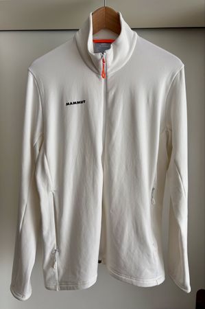 Mammut Aconcagua White Fleece - Perfect for Spring Hike