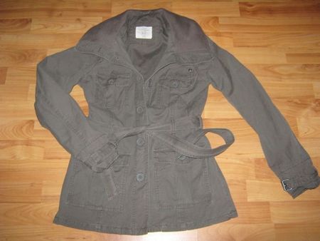 Leichte Jacke oliv,  Grösse 38