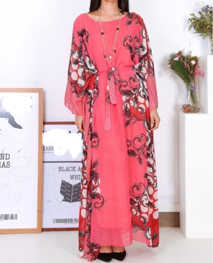 Vestiti: Robe rose longue ample avec collier – Nuovo e nell'imballaggio originale da Petit-Lancy venduto da mina222