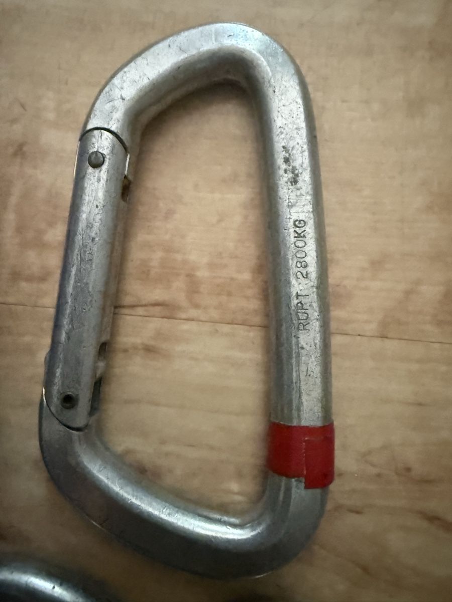 Attrezzatura da arrampicata: Climbing Carabiners Set Used Condition Various Brands – Usato da Zürich venduto da Vma_reuse 2