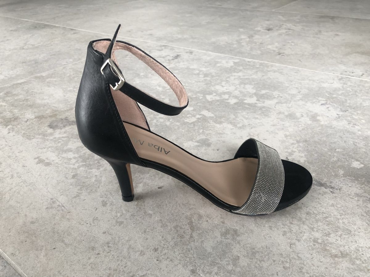 Alba Moda Scarpe da donna: Sandaletten, elegant, Schwarz, Gr. 38 – Nuovo (secondo la descrizione) da Bäch SZ venduto da Elleetlui 1