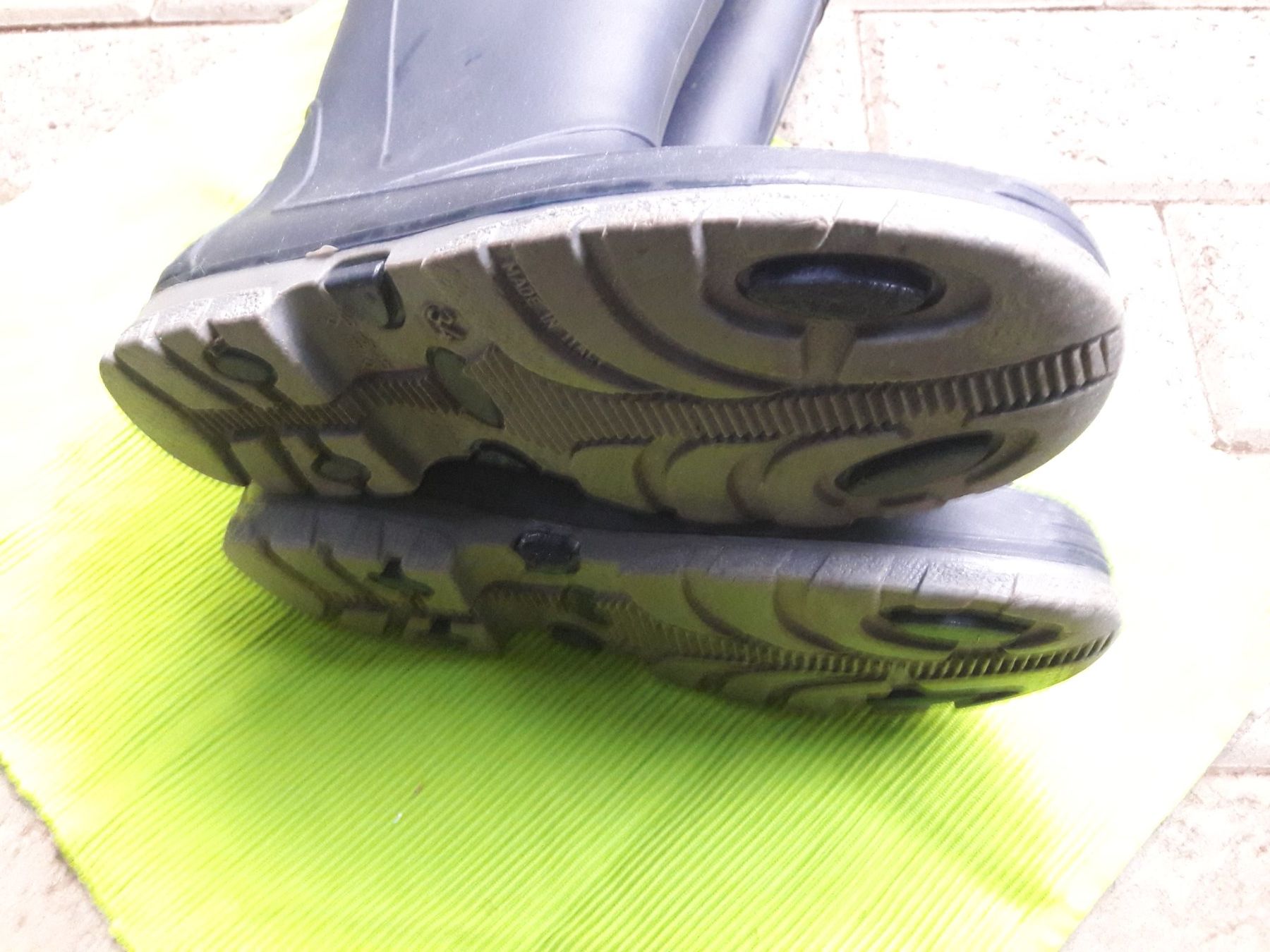 Chaussures garçon: GUMMISTIEFEL - 34 - ATRIUM - BLAU – D'occasion à Luzern par miocarobabbonetoscan 2