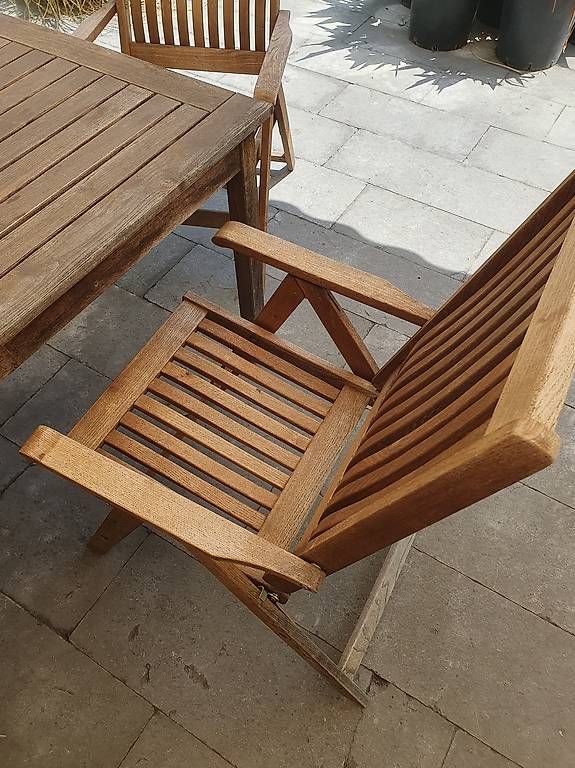 Set di tavolo e panche: Teak Tisch mit 4 Stühlen und Bank – Usato da Reinach AG venduto da RELAMIS 3
