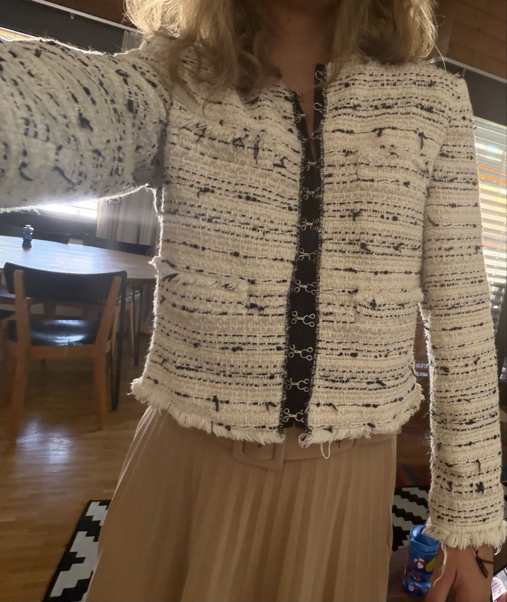 Mango Giacche: Mango tweed Jacket cream black fringe hook closure – Usato da Zürich venduto da FStewart 3