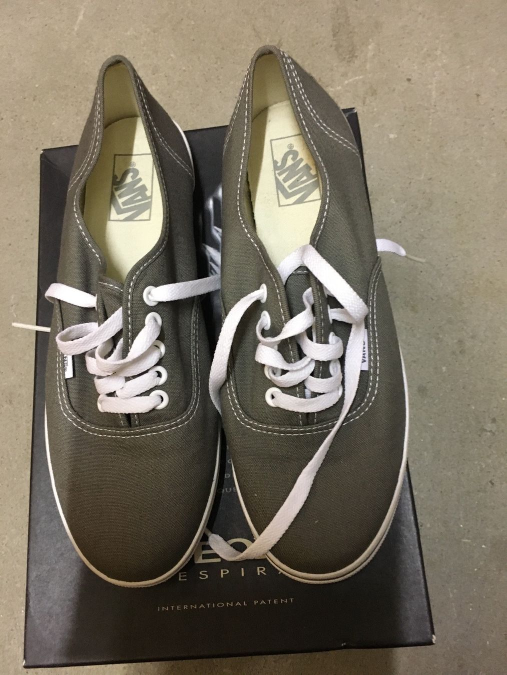 Vans Scarpe da donna: Vans grau – Nuovo (secondo la descrizione) da Lausen venduto da tiguan07