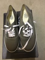 Vans grau