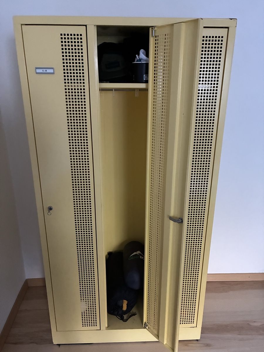 Armadi: Spind / Garderobenschrank – Usato da Felsberg venduto da clb3 1