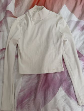 Haut à col roulé blanc, style crop top 