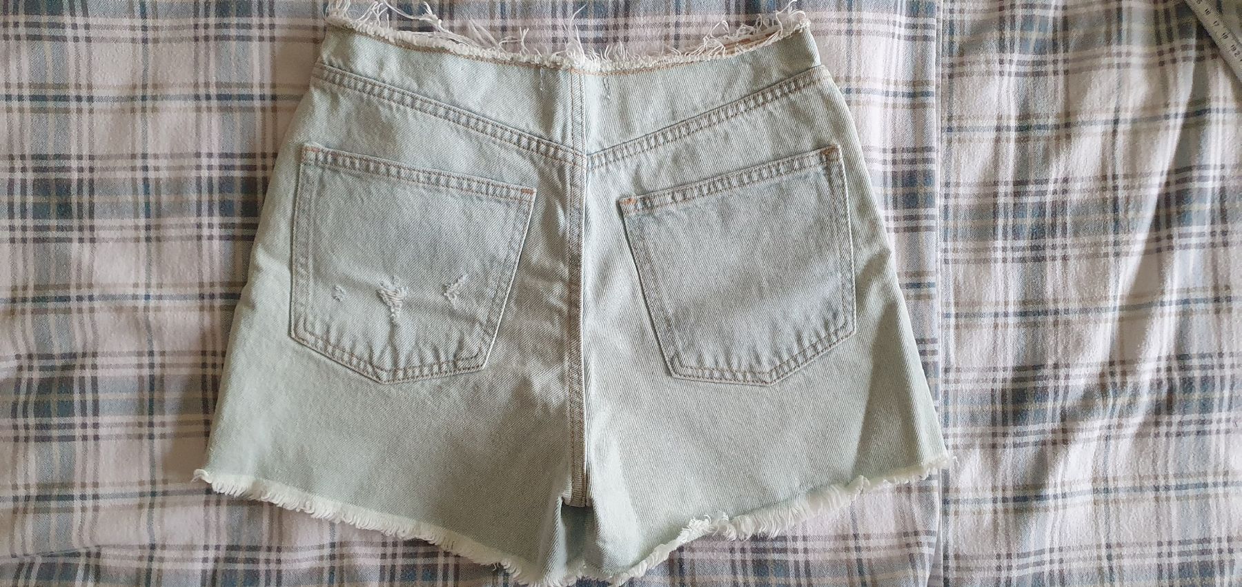 Zara Jeans: NEU - Zara Shorts, hellblau, Gr. 32 – Nuovo (secondo la descrizione) da Bern venduto da fede736 1