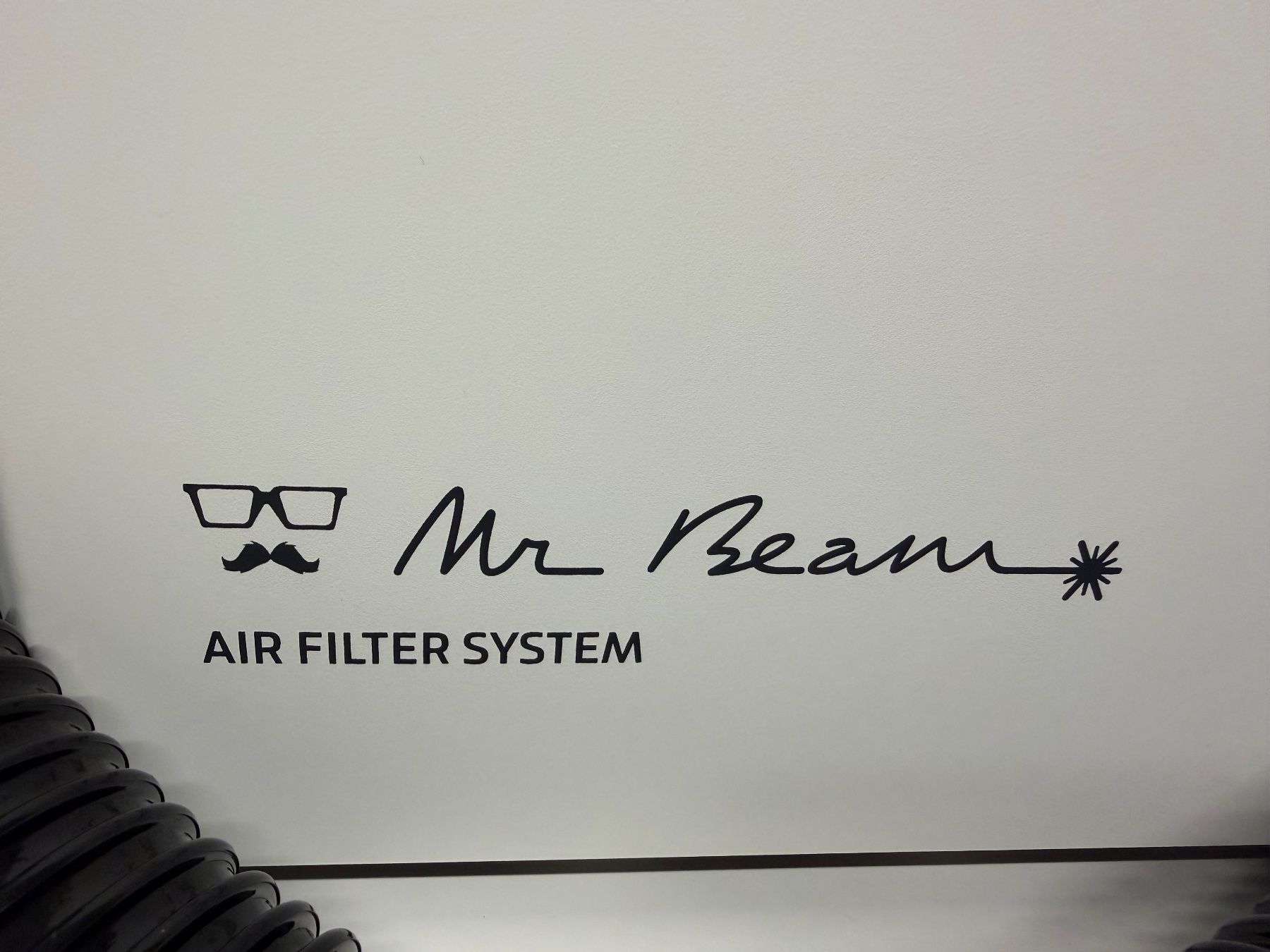 Alle Maschinen: MR BEAM II dreamcut Lasercutter & Air Filter System Bundle – Gebraucht aus Zürich von Arche_Brockenhaus 5