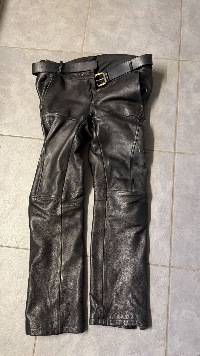 Pantaloni: Motorrad Hose Leder Grösse 66 – Usato da Bauma venduto da Urklang 1