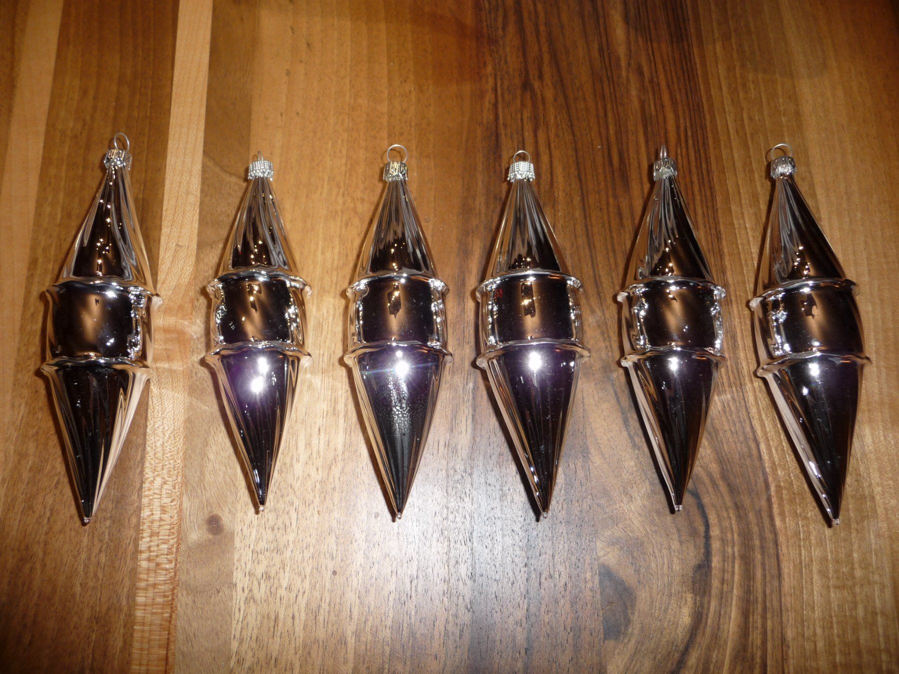 Tutte le decorazioni: 6x silberner  Christbaumschmuck olivenförmig – Nuovo e nell'imballaggio originale da Alpnach Dorf venduto da marvo 1