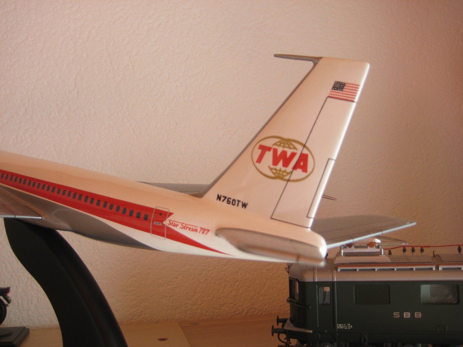 Boeing Kits de montage: TWA Modell Boeing 707  1:100 – D'occasion à Studen SZ par Zeneli99 2