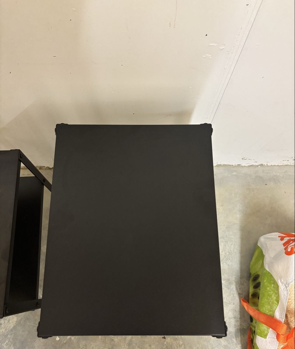 Scaffali: Regal schwarz Metall Wohnzimmermöbel 2er Set – Usato da Winterthur venduto da Fabunzkel 1