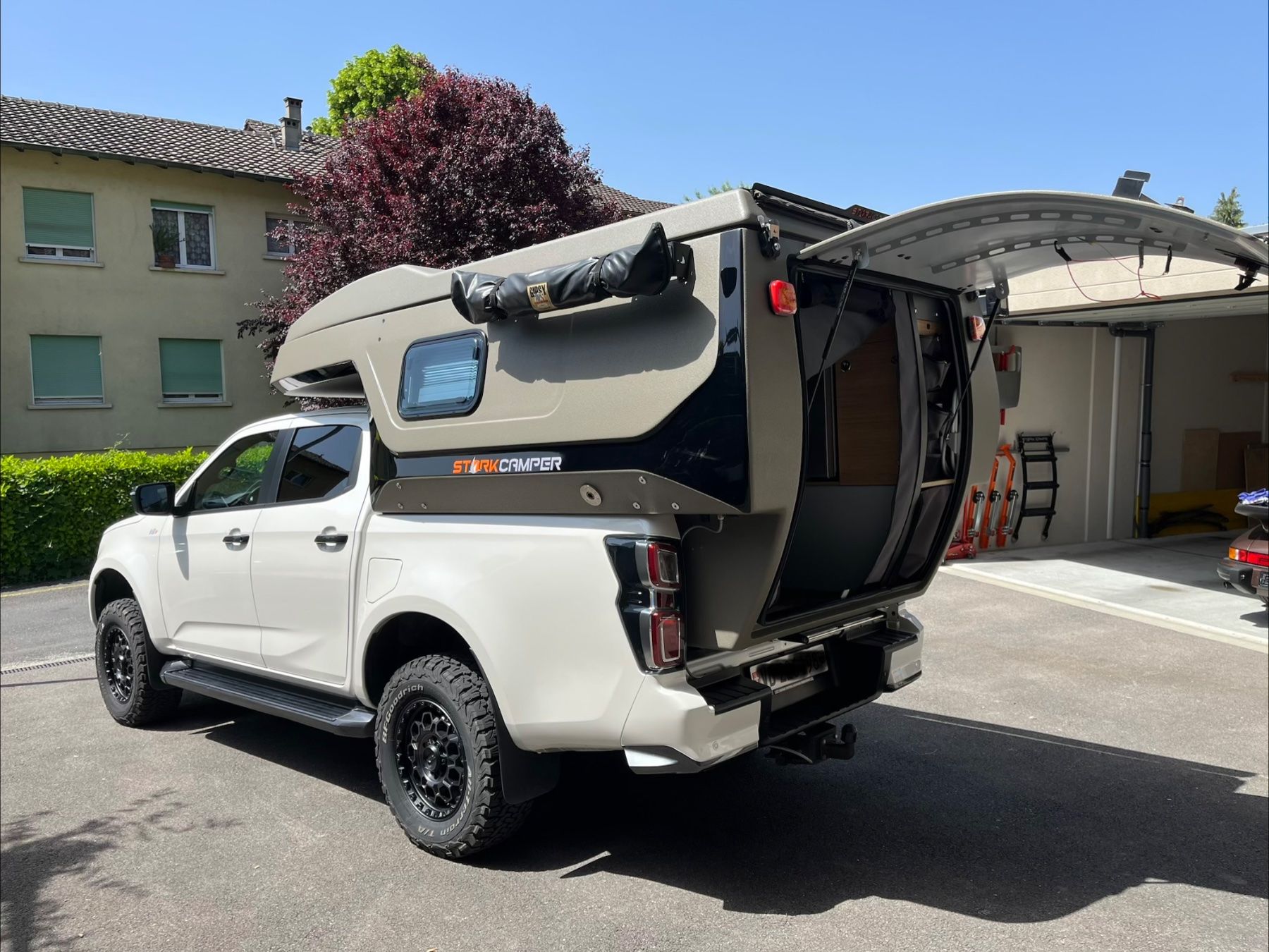 Isuzu Veicoli da campeggio: Isuzu Dmax N60ff avec cellule Stork camper – Usato da Yverdon-les-Bains venduto da Fdurussel 2