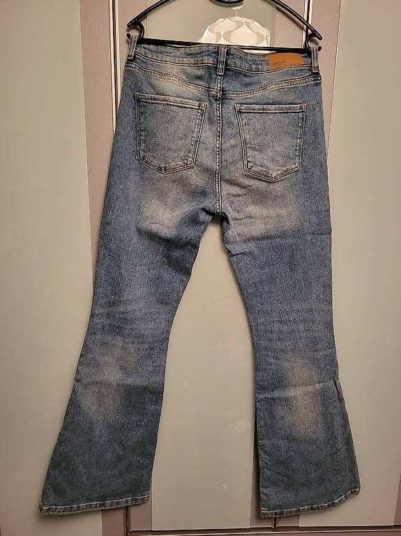 Jeans: Jeans neu – Nuovo e nell'imballaggio originale da Effretikon venduto da Zebra37 1