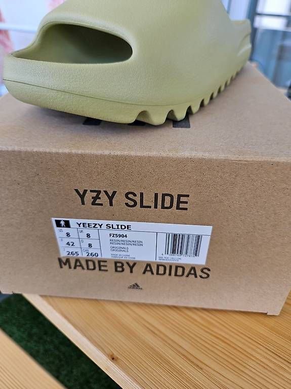Scarpe da uomo: Yeezy Slide Resin Us 8 – Usato da Oberentfelden venduto da pun_d7vt 2