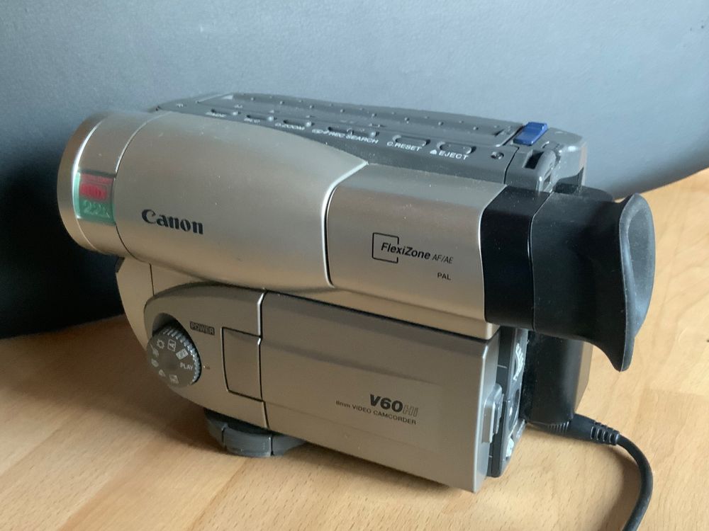 sehr gut erhaltener CANON Hi8 Camcorder Kaufen auf Ricardo