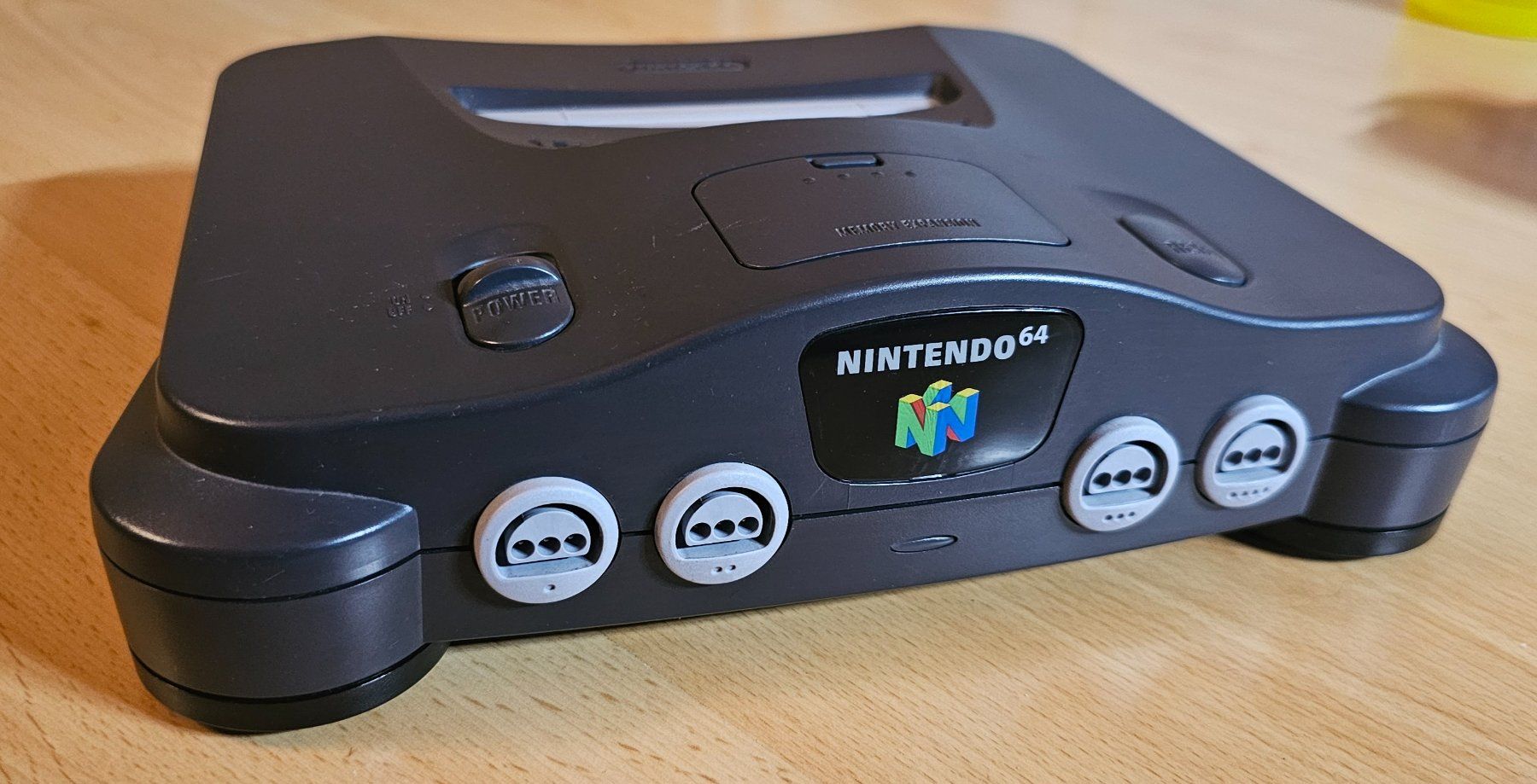 Nintendo Console: NINTENDO 64 Konsole // 2 Controller // Games mit Handbuch – Usato da Ochlenberg venduto da on3x 1