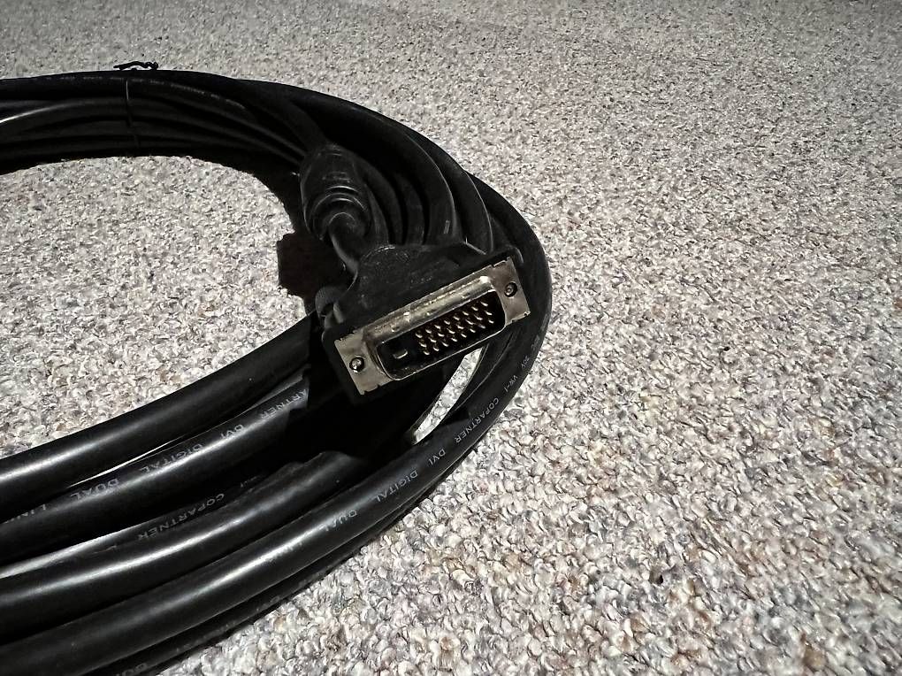 Cavi: Roline DVI zu DVI Kabel 10 m – Usato da Matzingen venduto da faruk.vene 1