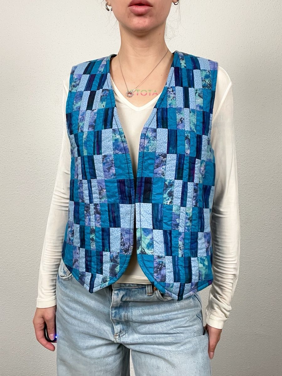Gilet & Giacche: Vintage blue Patchwork Vest – Usato da Knonau venduto da Grapesvintage 1