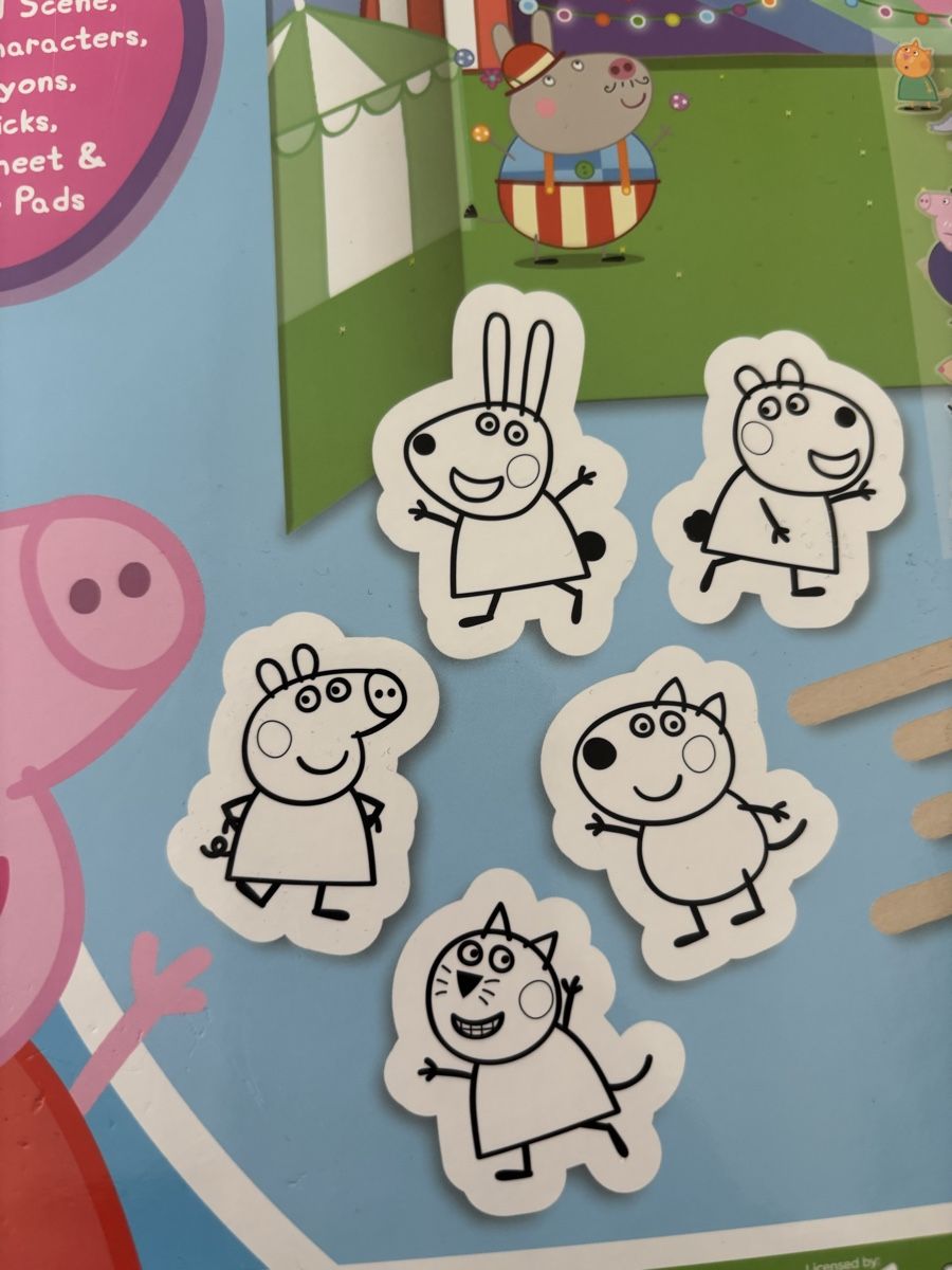 Spielzeuge: Peppa Pig colour your own Puppet Theatre – Neu und originalverpackt aus Rüti ZH von lau_5yjf 3