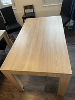 Tisch aus Holz