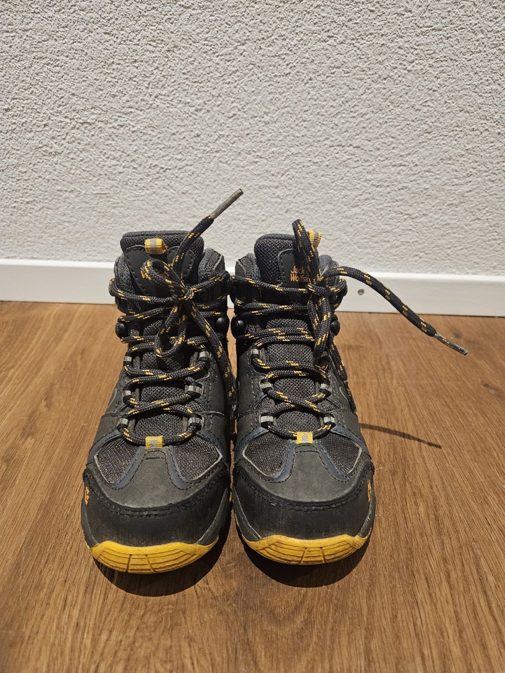 Jack Wolfskin Scarpe per ragazzi: Jack Wolfskin Wald Wanderschuhe 28 – Usato da Rapperswil BE venduto da TrojaM