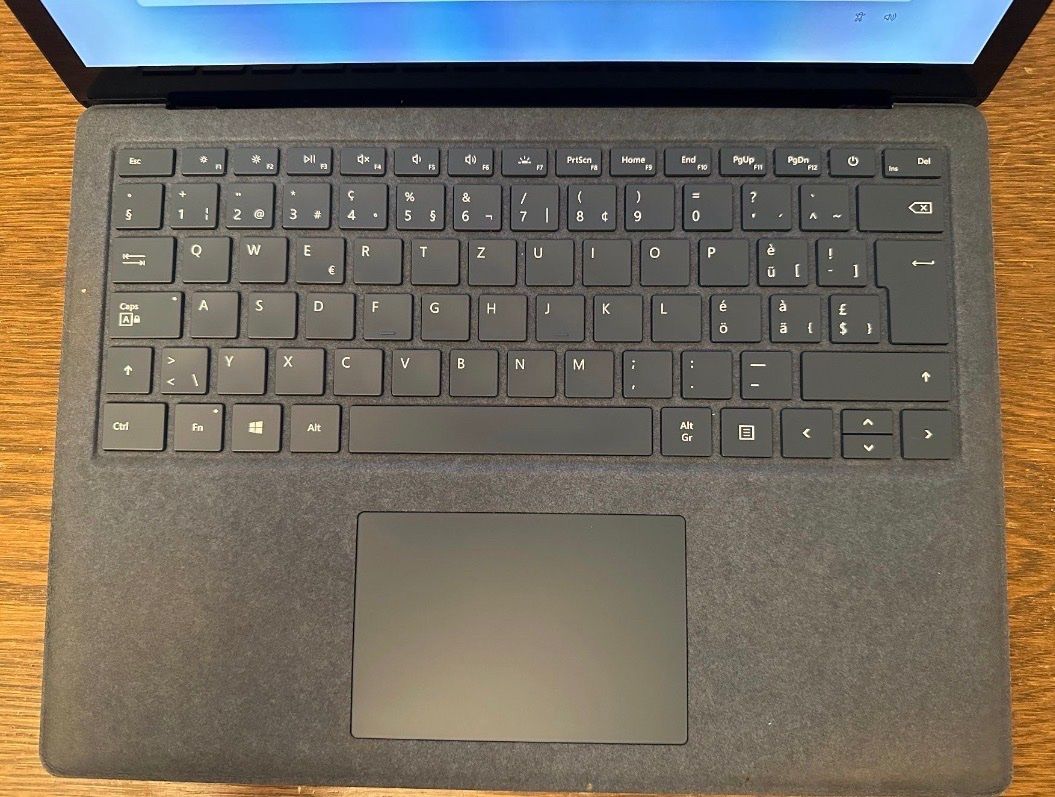 Microsoft Notebook: Microsoft Surface Laptop 2, 13.5", i5, 256GB SSD, Win11 Home – Usato da Mellingen venduto da Guilhermefurlan 2