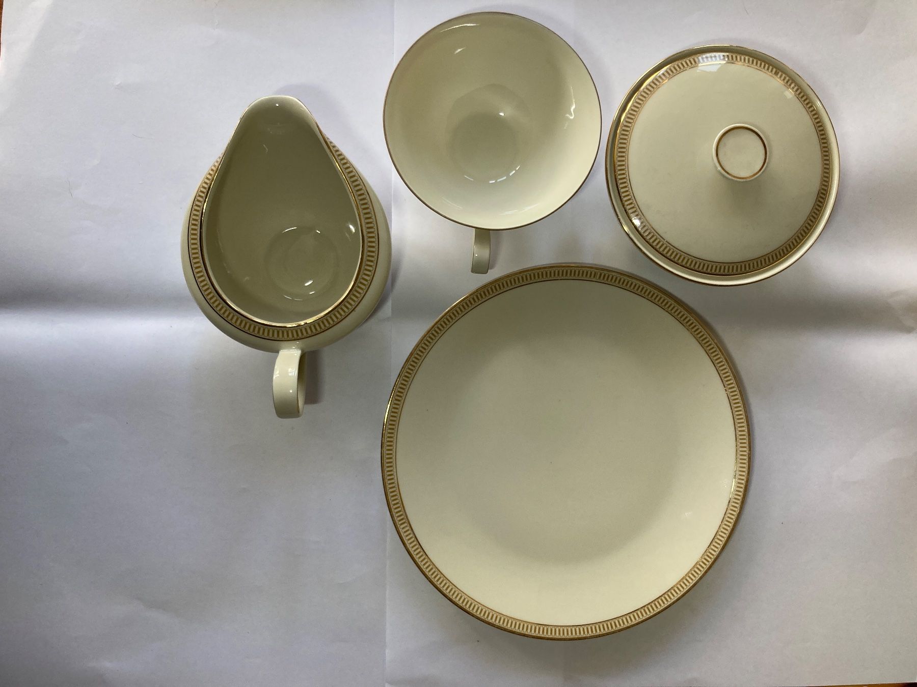 Hutschenreuther Services de table: Hutschenreuther Geschirr-Set – D'occasion à Horgen par one_2btb