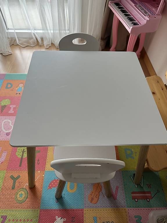 Tischset: Kindertisch mit 2 Stühlen – Gebraucht aus Itingen von gue_lx9g 1