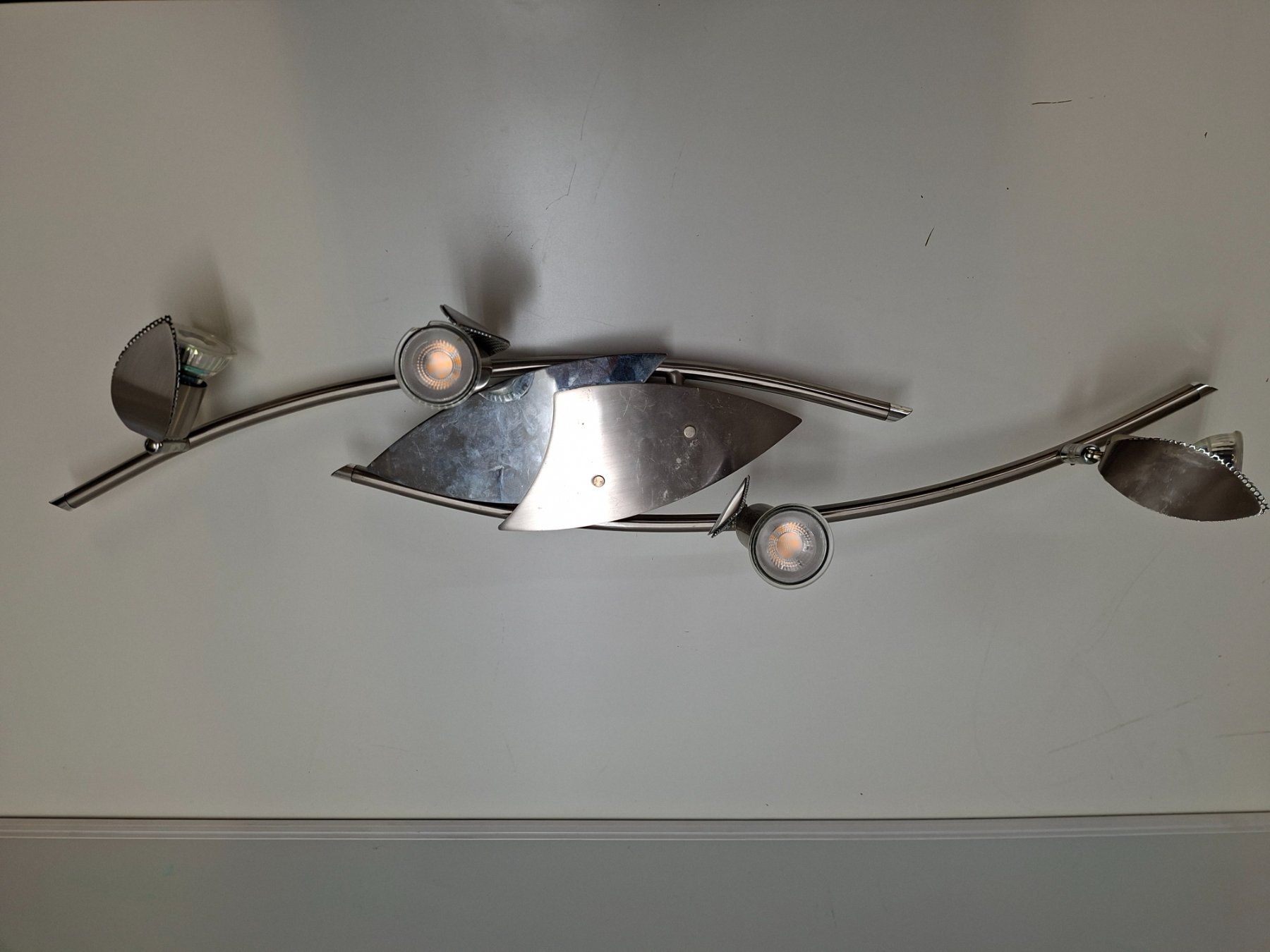 Lampadari & plafoniere: Lampe mit vier Strahlern – Usato da Wettingen venduto da Wendemarket 2