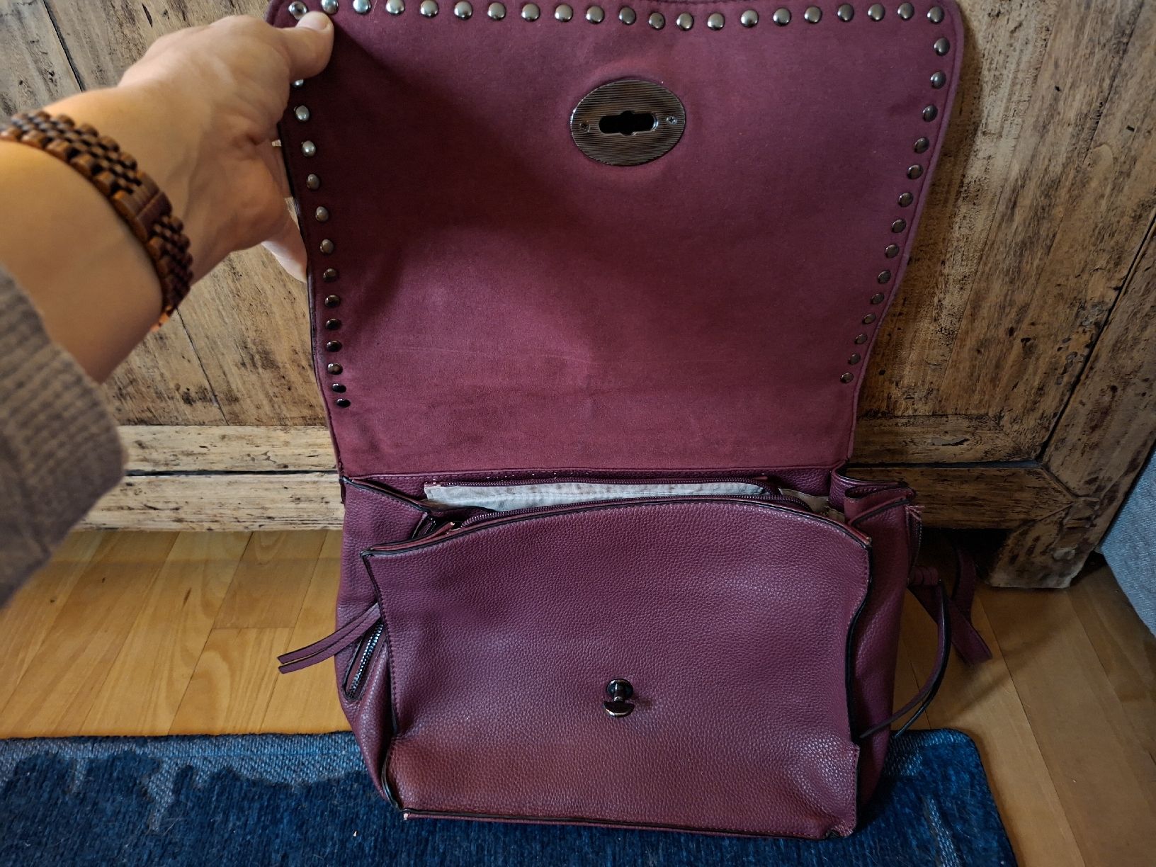 Sacs femmes: Weinrote Kunstledertasche – D'occasion à Effretikon par bartlizart 3
