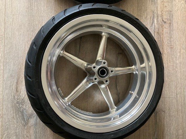 Harley-Davidson Pneumatici & Ruote complete: Harley Davidson Custom Räder Rocker C fxcwc – Usato da Affoltern am Albis venduto da premiumparts 1