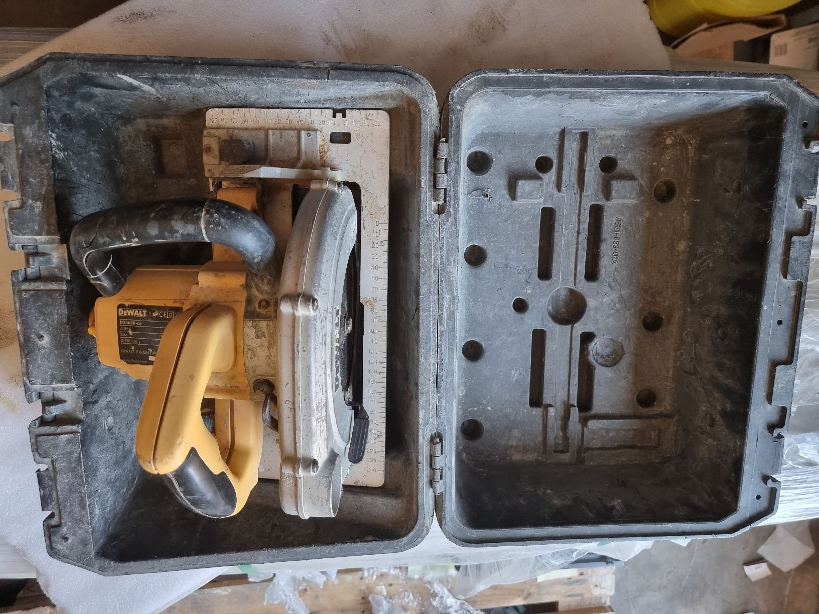 Dewalt Scies: DeWalt Stichsaege  – Défectueux à WIL SG par Sprin319 1