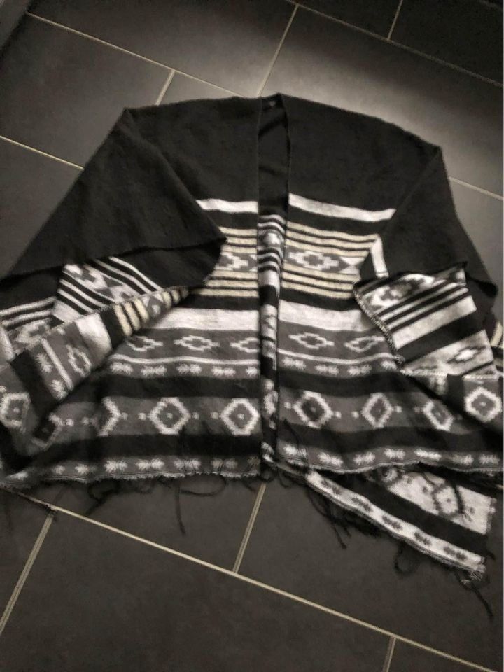 Sonstige Damenmode: Poncho Cape Lässig😊 – Neu (gemäss Beschreibung) aus Beringen von Sternli650