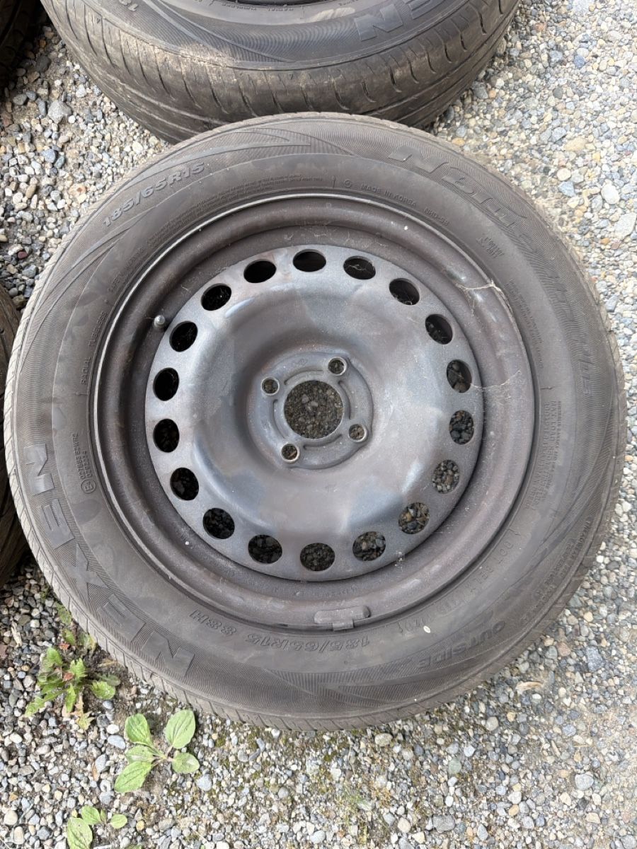Pneumatici & Ruote complete: Felgen mit Pneu Dacia Dokker – Usato da Hasle LU venduto da Aentlibuecher_91 2