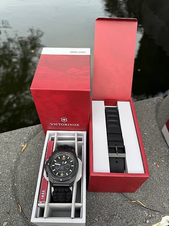 Victorinox Montres: Herren Uhr Viktorinox – Neuf avec emballage d'origine à Biberist par Reto29 1